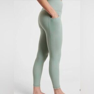 Athleta Salutation Stash 7/8 Leggings Size L